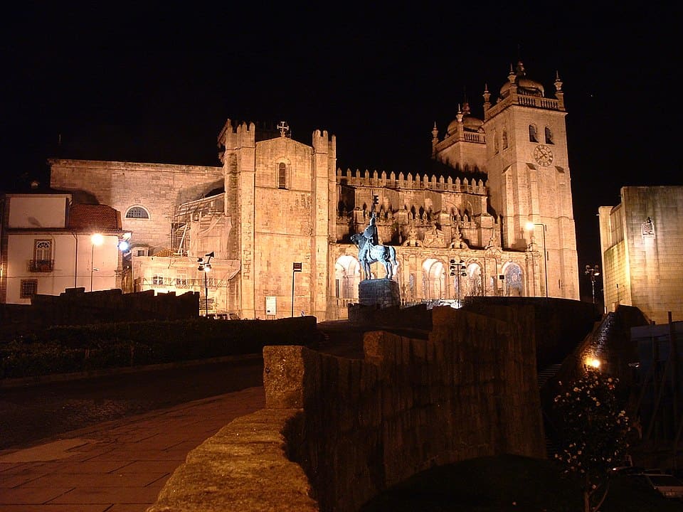 Catedral de Oporto noche