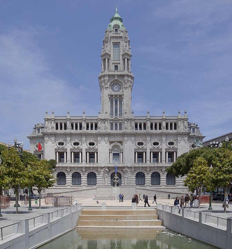 Edificio del Ayuntamiento en la Avenida de los Aliados | Oporto Guías & Tours